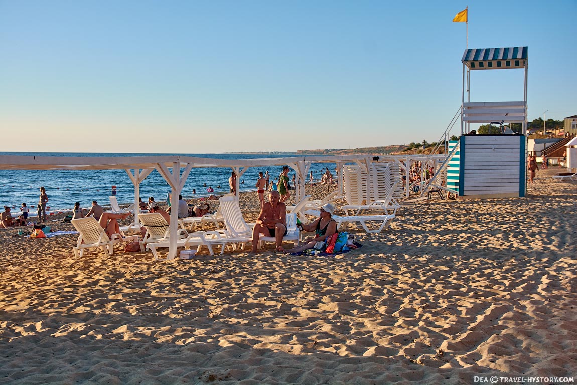 Пляж "Учкуевка" - самый популярный пляж Севастополя