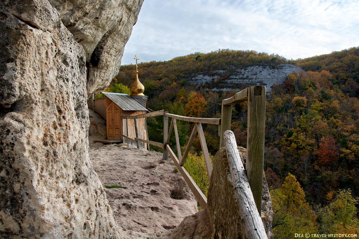 Пещерный монастырь Челтер-Коба в Крыму