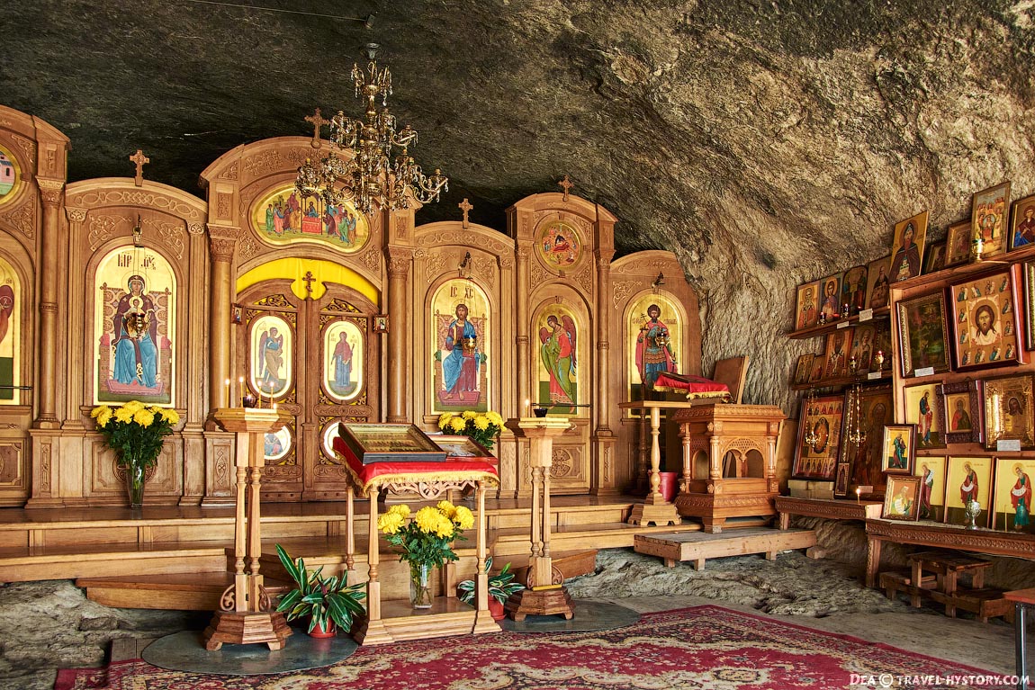 Пещерный монастырь Челтер-Коба в Крыму